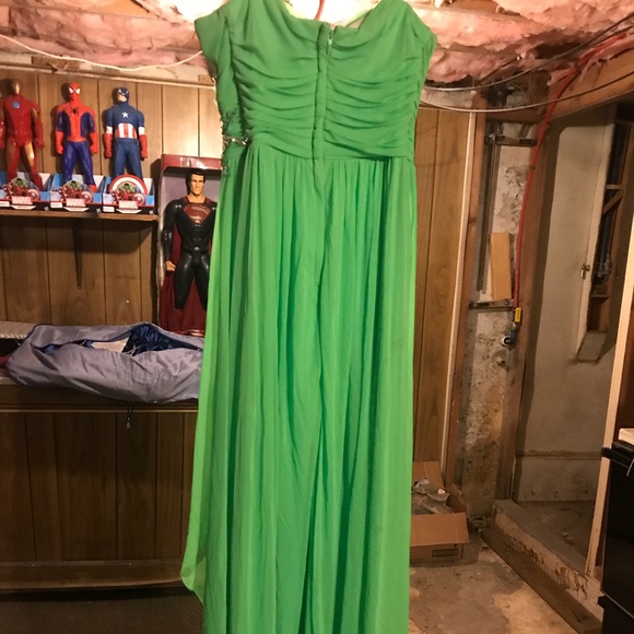 Formal dress! - Picture 3 of 4